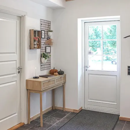 Lovely Home In Toftlund With Wifi *