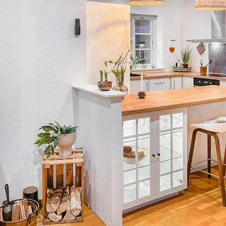 Lovely Home In Toftlund With Wifi
